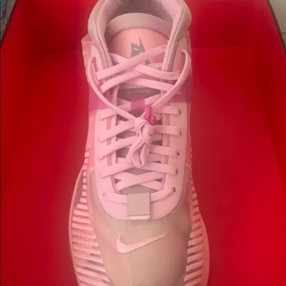 Lebron x John Elliot - Picture 5 of 7